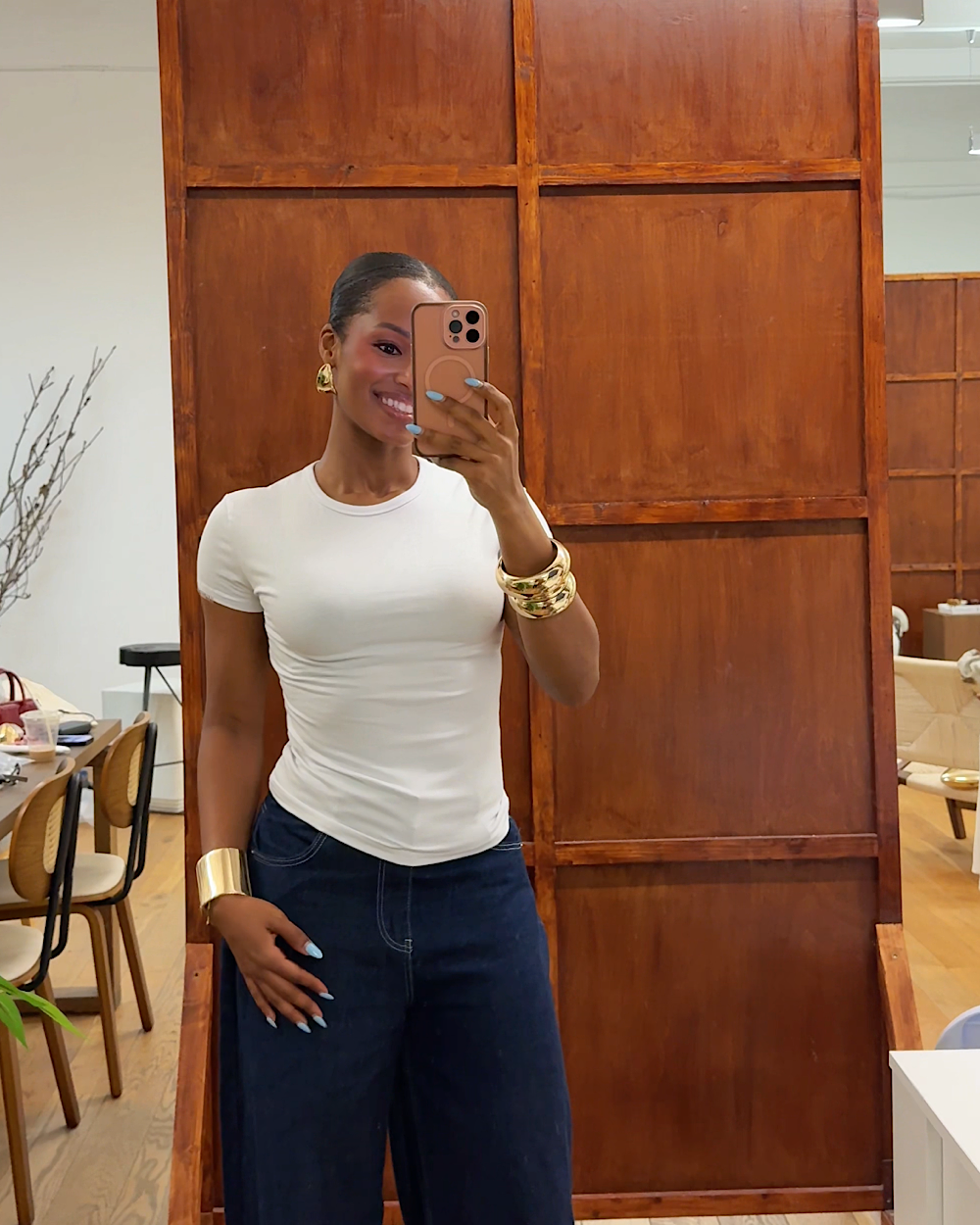 Amy White T-Shirt - Thumbnail